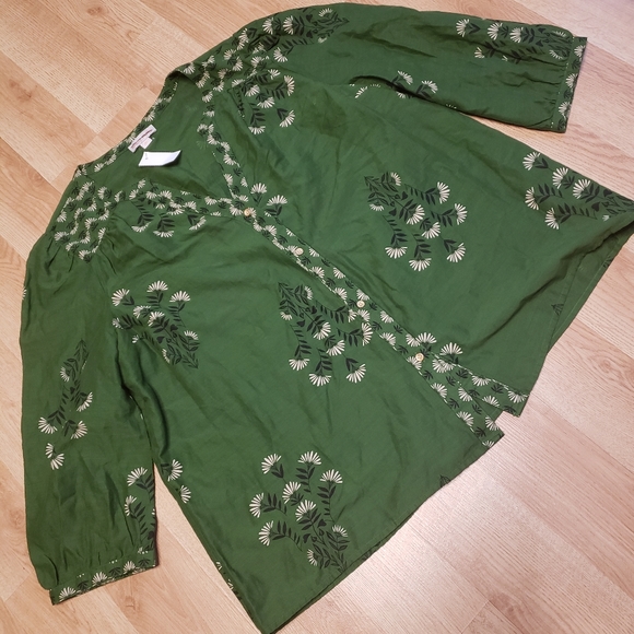 Women's top - Picture 1 of 3